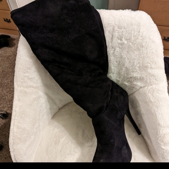 Black Suede Hooker Boots - Picture 3 of 4